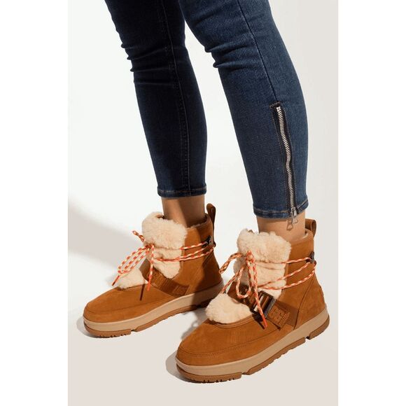 UGG Women's Classic Weather Hiker Boots - Chestnut/Brown 6.5M - Picture 3 of 9